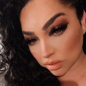 Meet your Posher, Posh